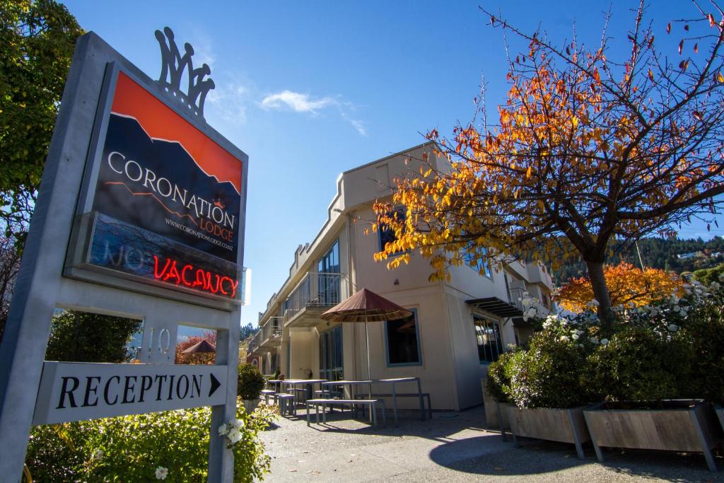 Coronation Lodge photo 1