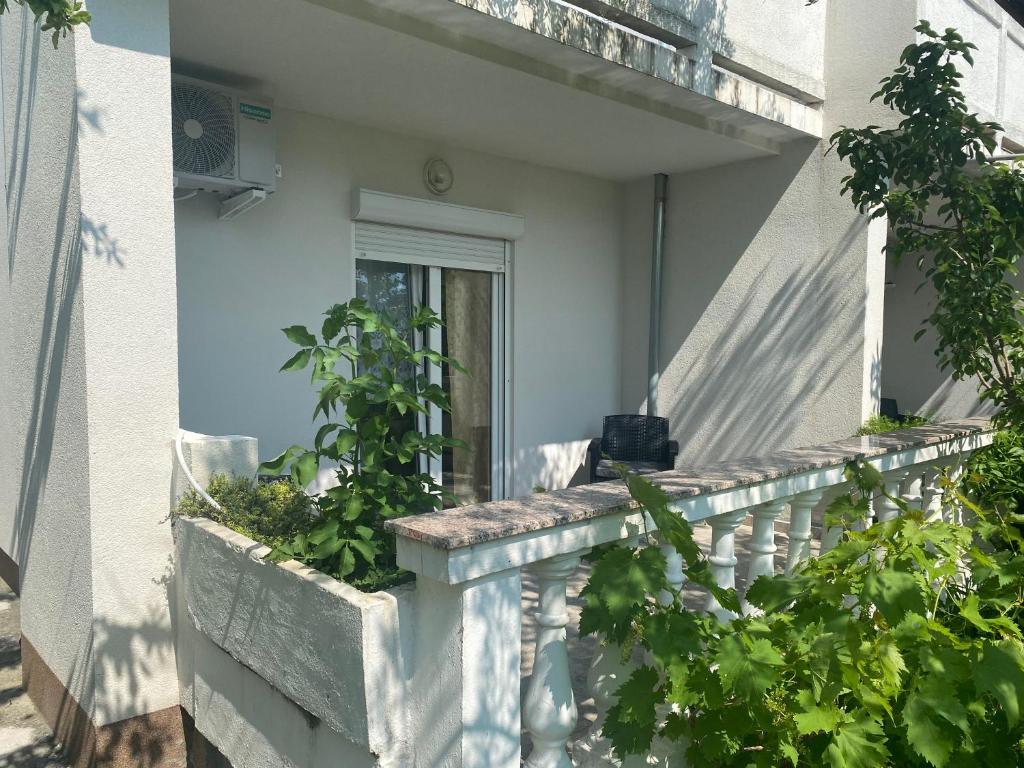 ground floor photo 3