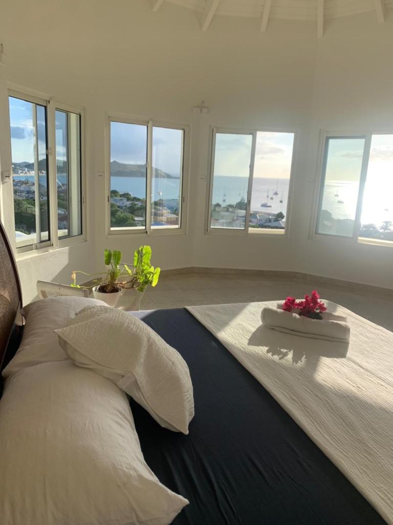Grand Case Palace