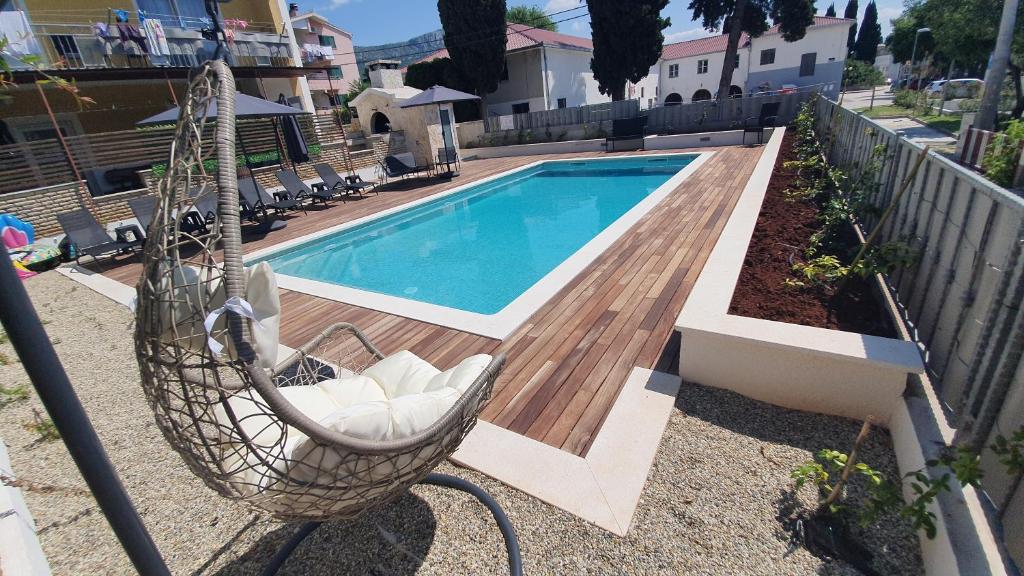 Apartments Meštrović with heated swiming pool- near Split, Trogir