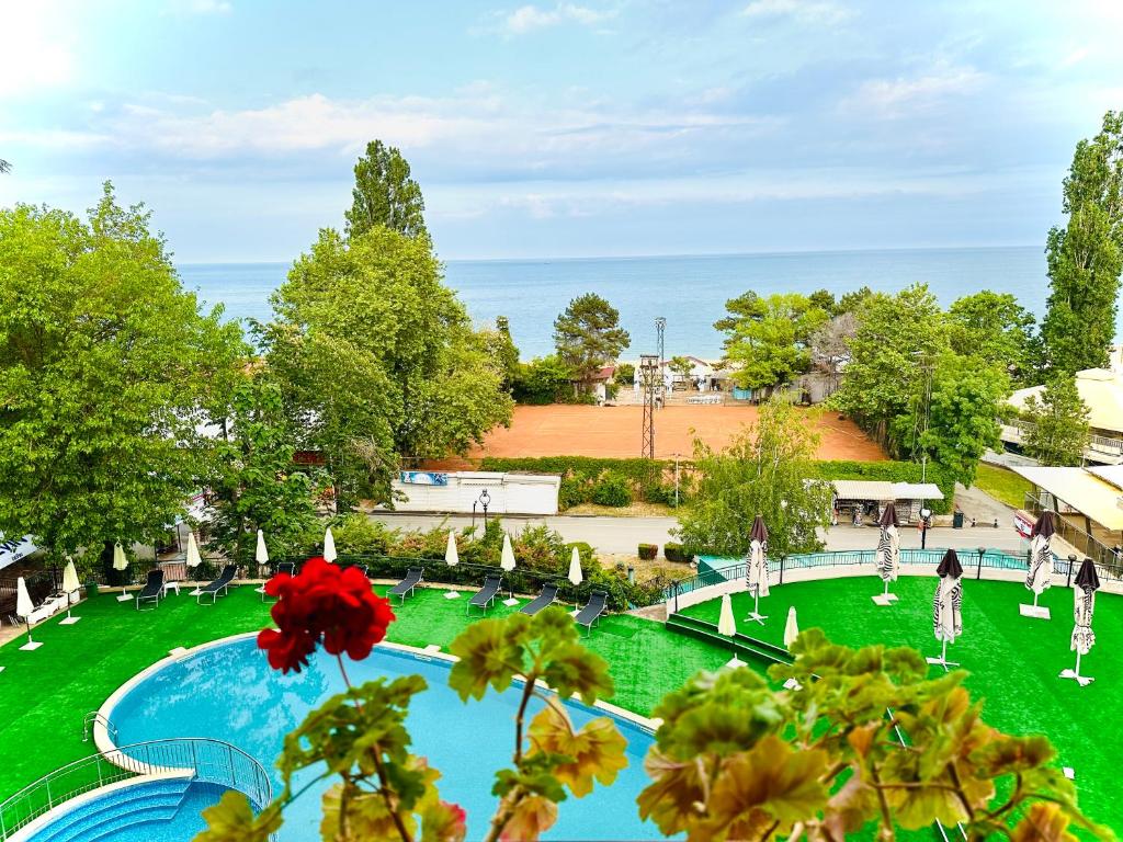 Palm Beach Hotel - All Inclusive with Free beach package & Private Beach photo 1