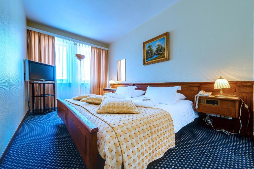 Сьюит (Люкс «Престиж»), Hotel Century