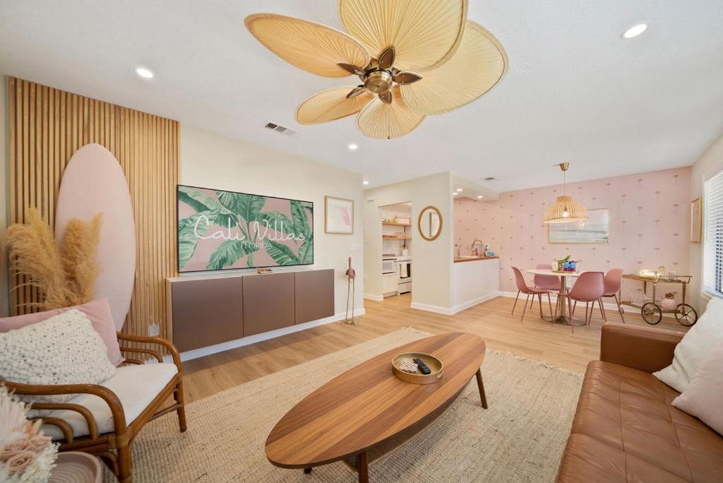 Luxury Villa 3 Blocks from the Beach with Pool a Fire Pit and Outdoor Oasis