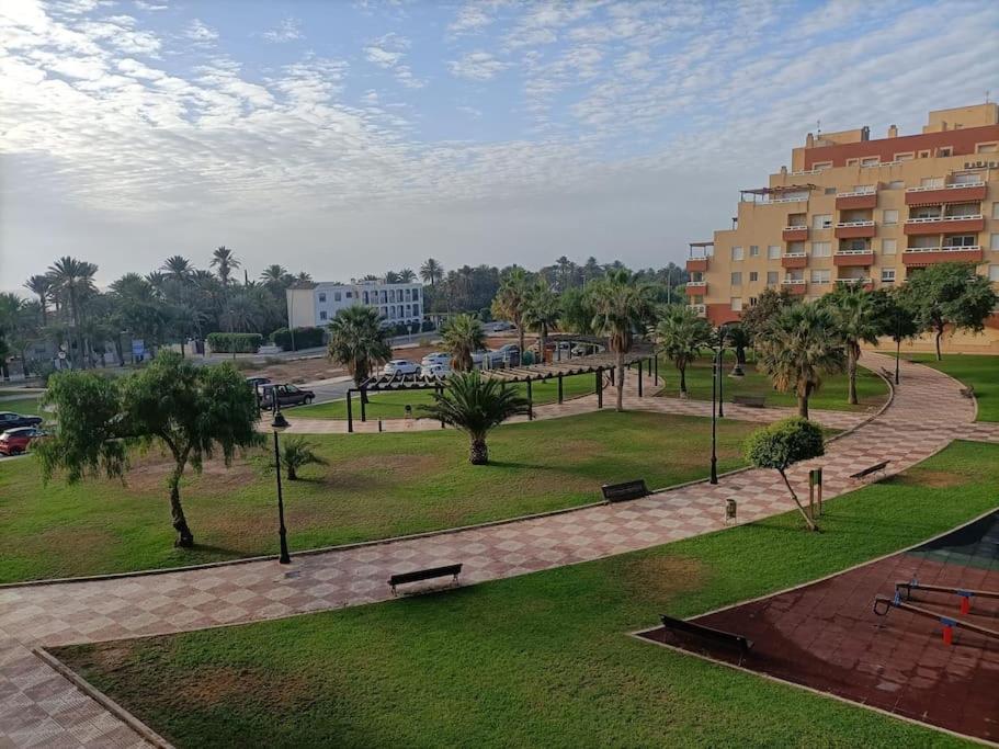Aguadulce junto a la playa photo 4