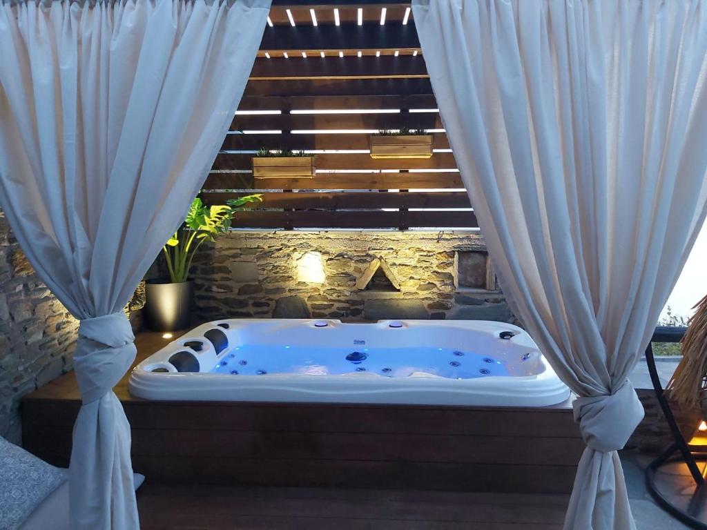 Arel luxury house photo 2