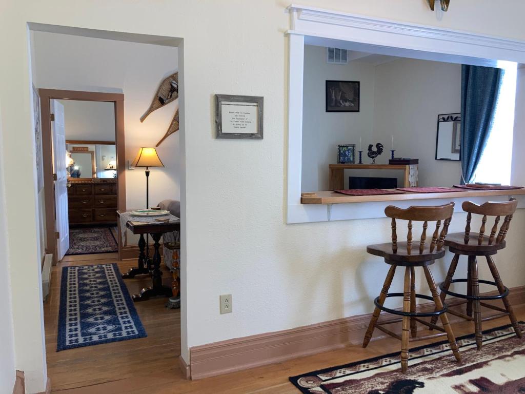 Historic Downtown Capitol Hotel Vacation Suites image