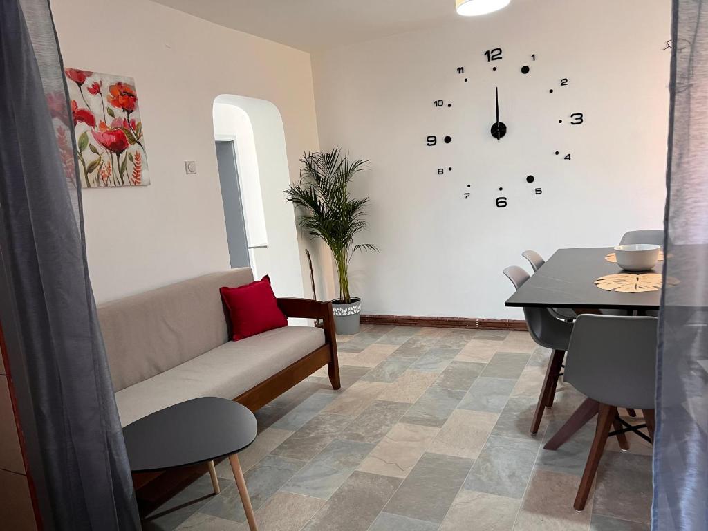 Luka's 3 rooms apartment photo 3