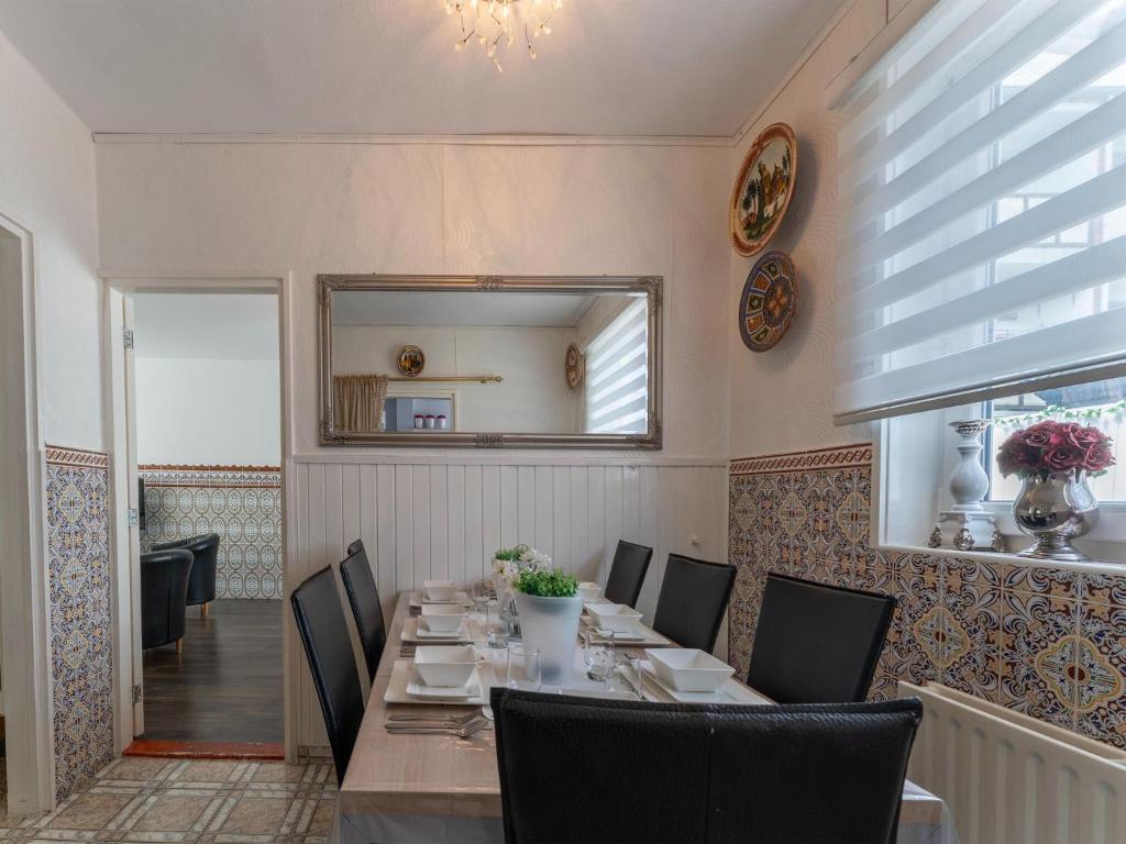 Comfortable semi-detached holiday home in Vlissingen photo 2