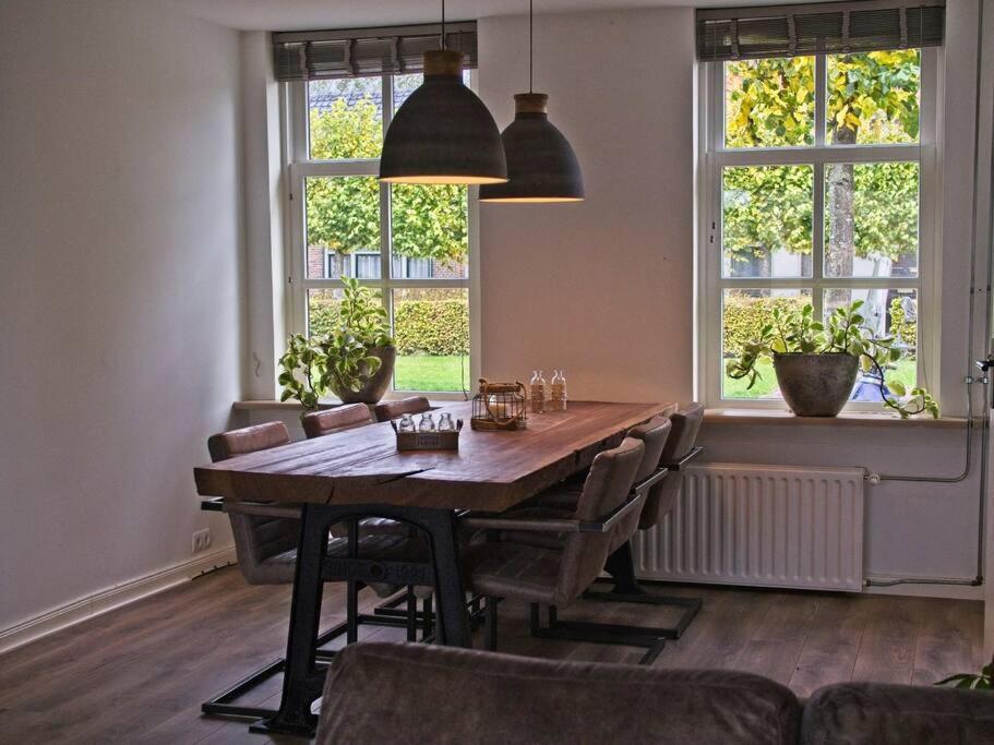 Heerlijk ruime woning midden in Baarland photo 1