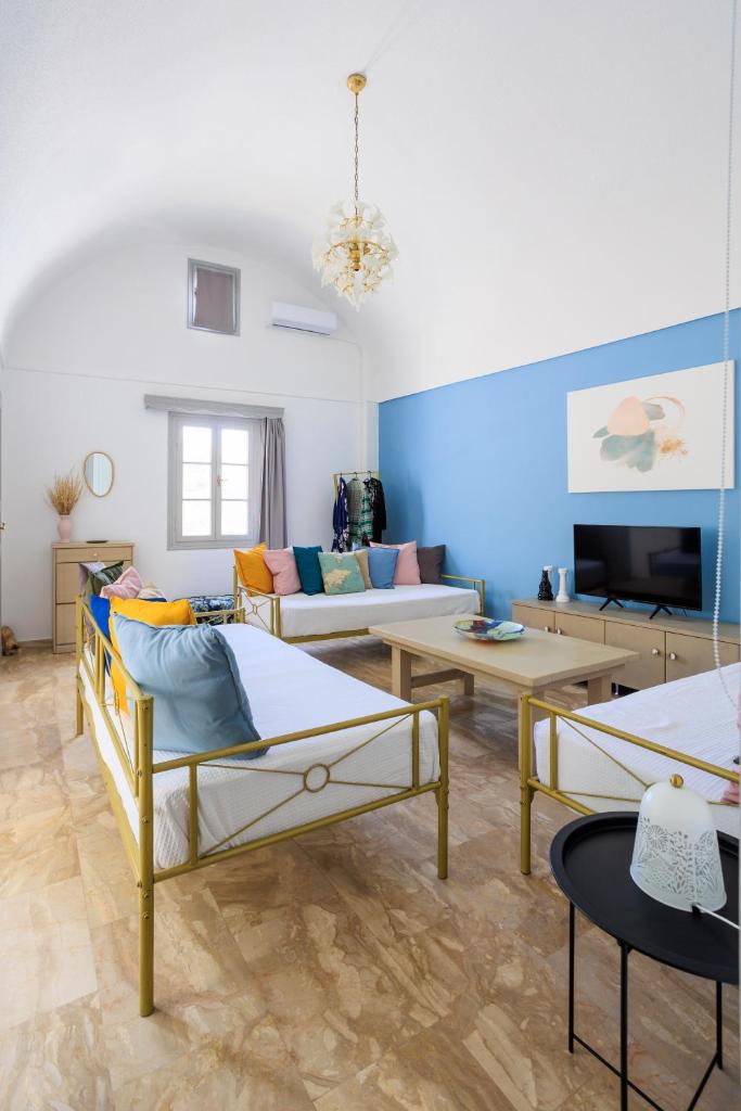 Aerno Home & Azul Ηοme - Ahilli Slow Living, Santorini