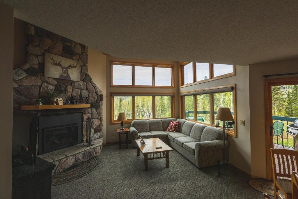 Caribou Highlands Lodge photo 2
