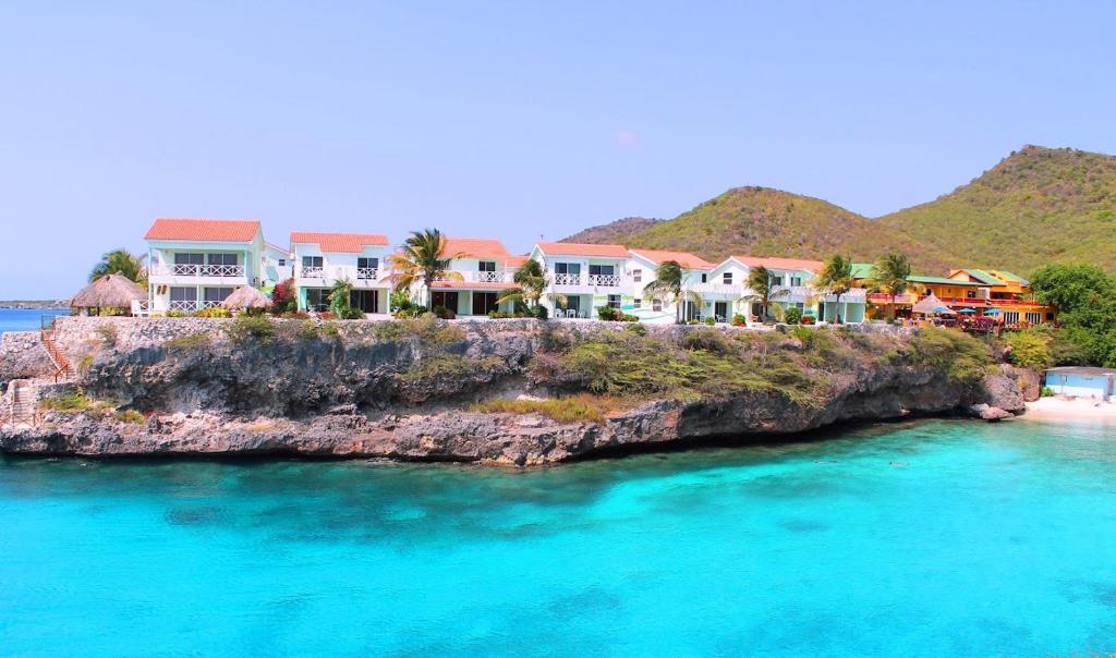 Lagoon Ocean Resort 2 bdrm/2bath with beach access photo 3