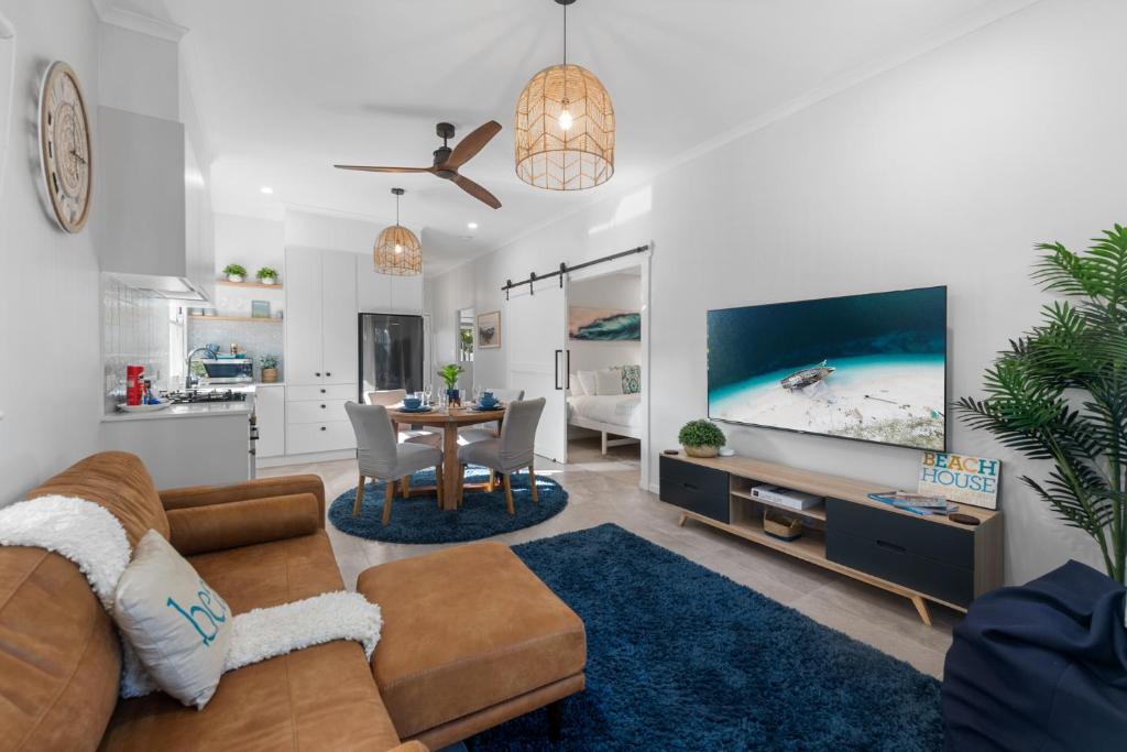 Dicky Beach Original - 2 Bed Downstairs Studio 200m to Beach - Tap to explore photos