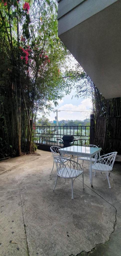 JCGA Apartments (Angelo's Burnham) photo 1