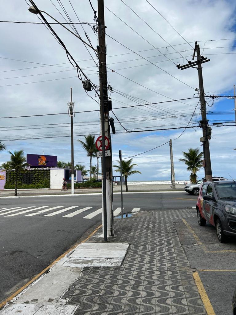 Kitnet 150m da praia c/ garagem e portaria 24h