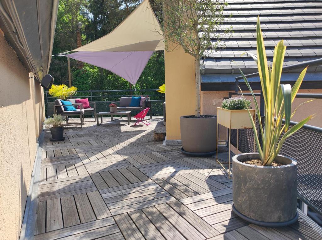 "Le Rooftop de la fontaine" dans cadre verdoyant photo 1