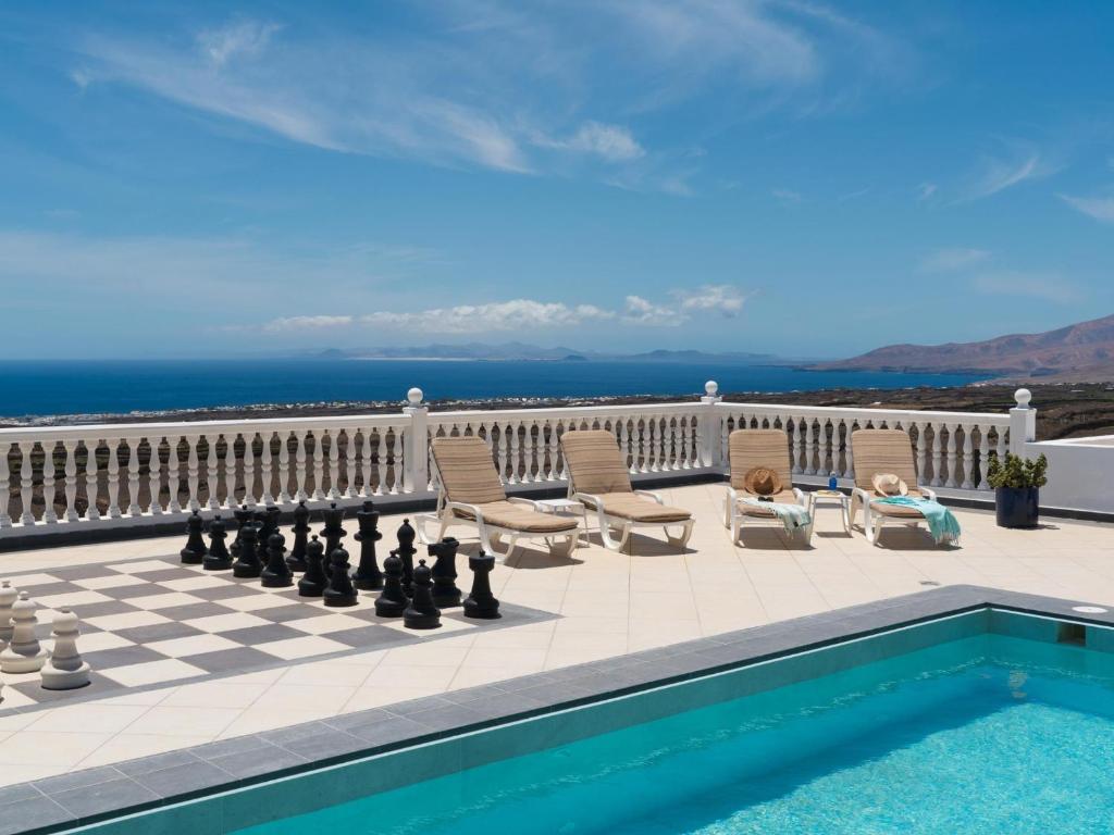 Villa abubilla photo 1