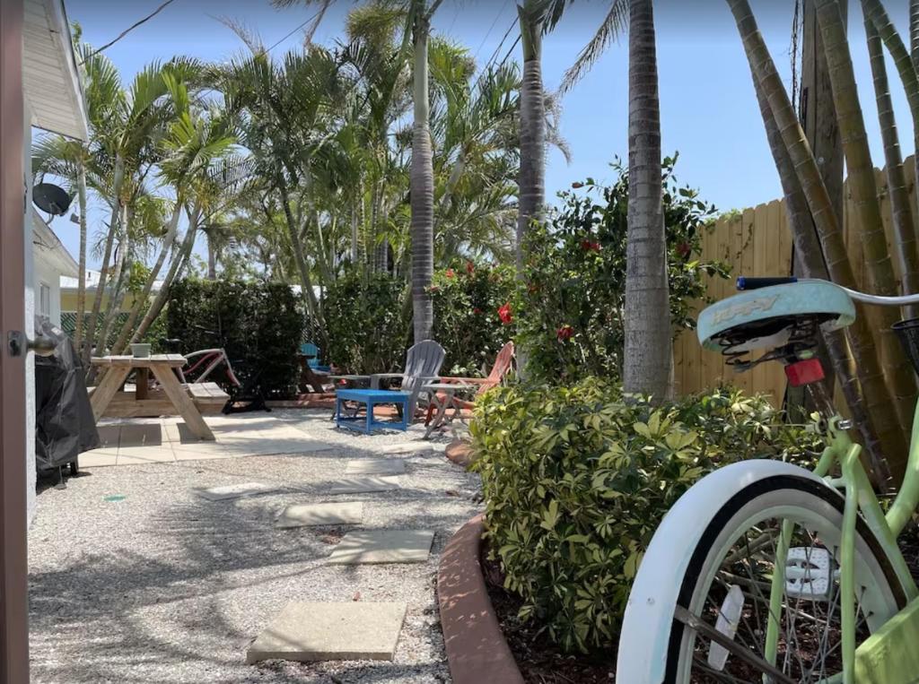 Manasota Key Cottage B