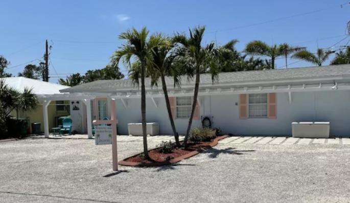 Manasota Key Cottage B photo 3