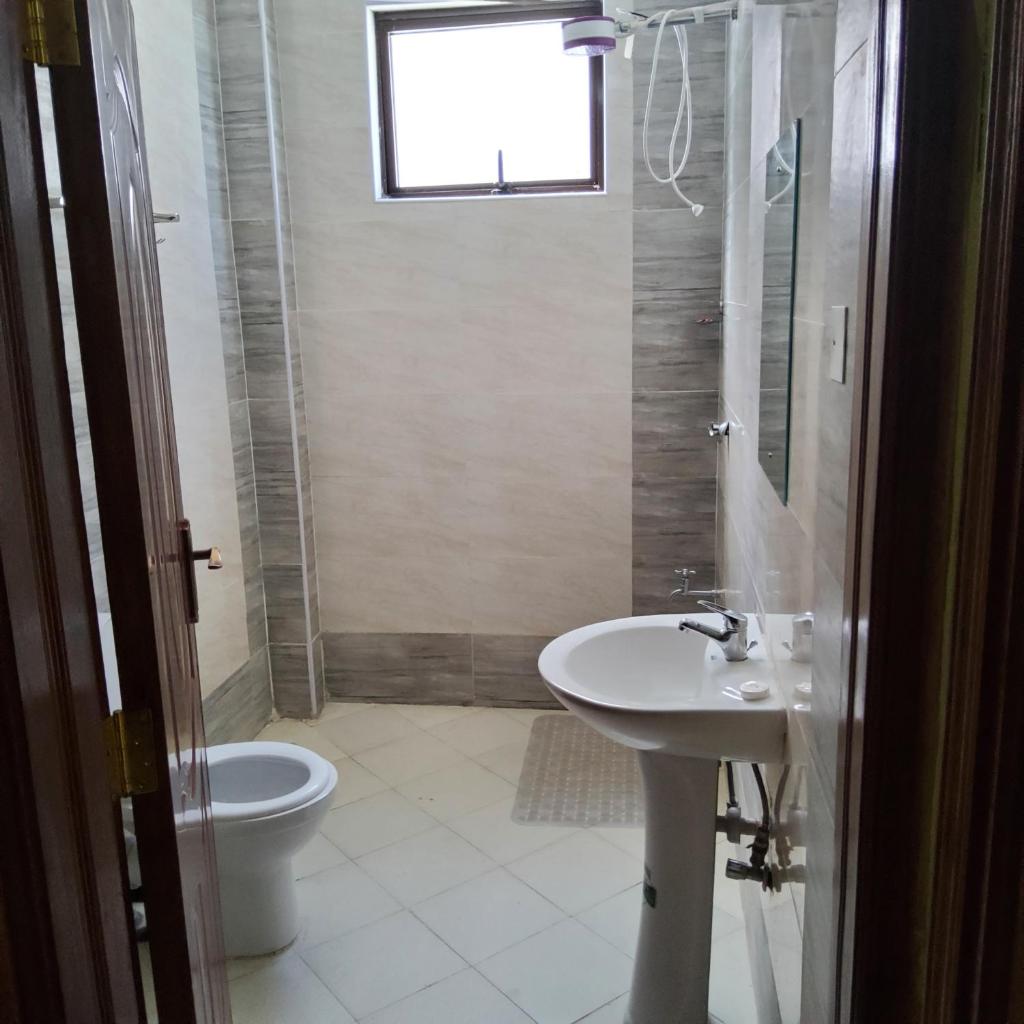 Monrovia Guest House photo 1