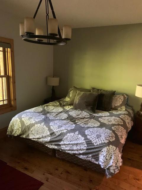 Large Luxury Lakefront Cottage Calabogie photo 1