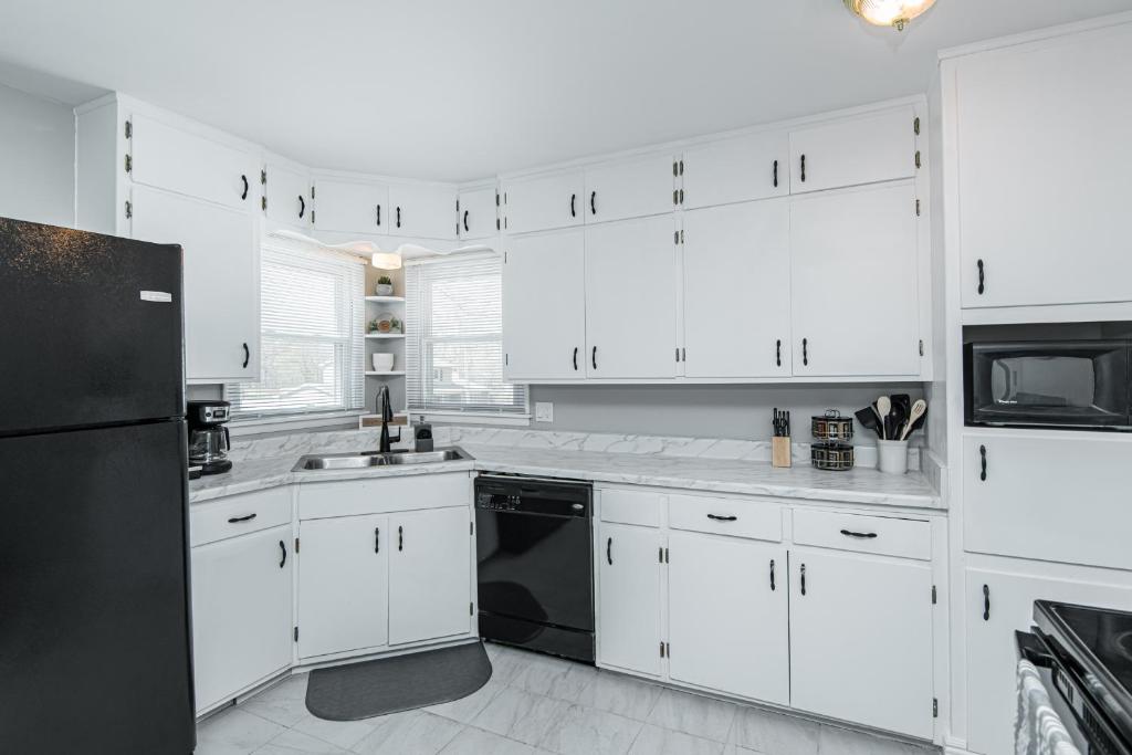 3 bedroom showstopper near Mayo Clinic photo 2