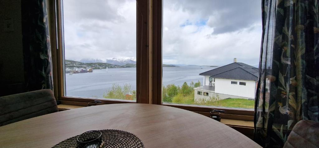 Central apartment with a view! photo 2