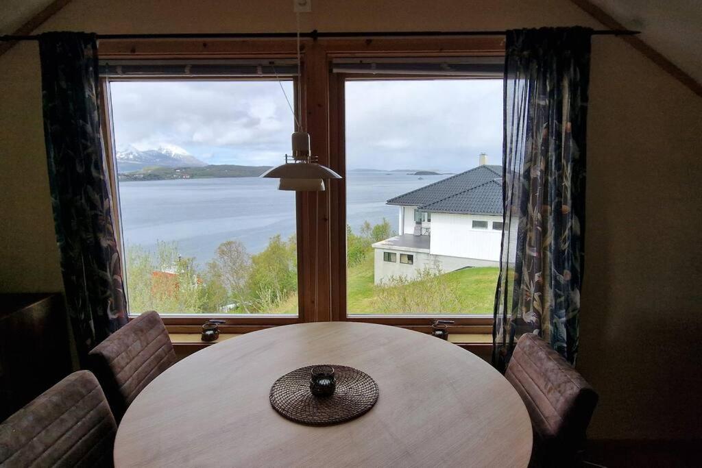 Central apartment with a view! photo 3