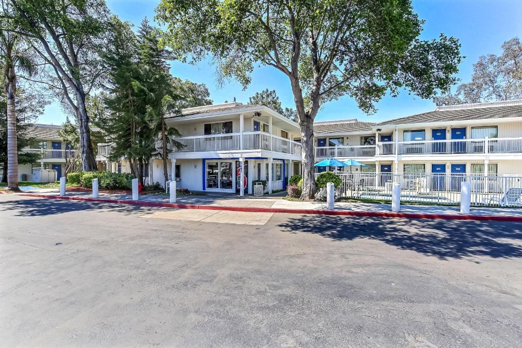 Motel 6-Oakland, CA - Embarcadero photo 3