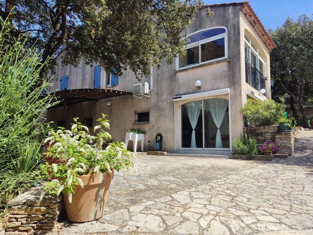 Charmant studio à Castillon du Gard photo 1