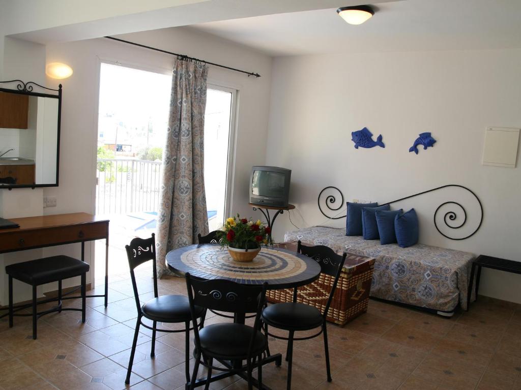 Latchi Studio Apartment photo 3