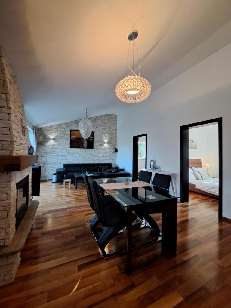 Apartments Villa Sotlar with pool photo 3