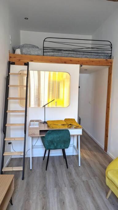 Studio mezzanine photo 2
