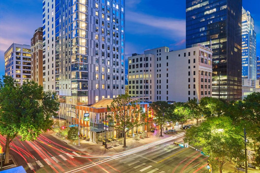 Element Austin Downtown photo 2