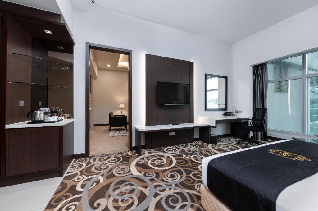 Raia Hotel & Convention Centre Kuching photo 1