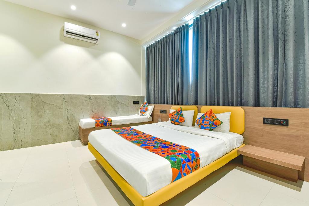 FabHotel Gold Palace Inn photo 2