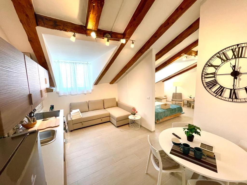 Perfect Stay Apartments - Tap to explore photos
