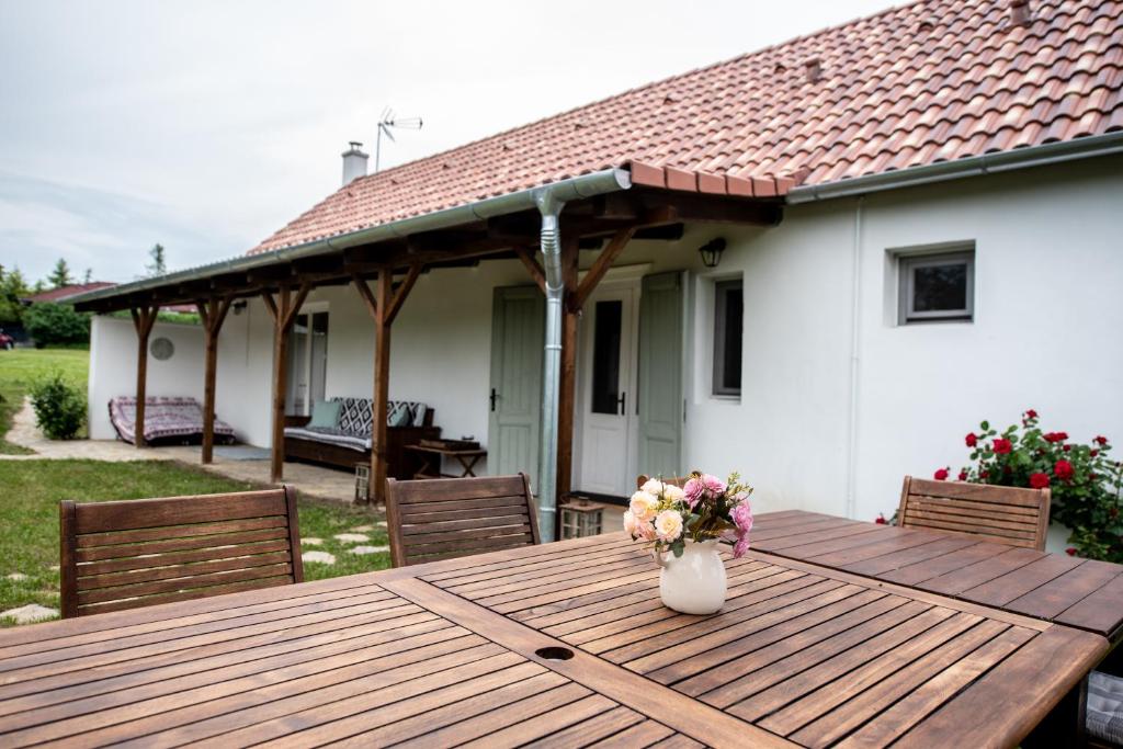 Florie Cottage photo 3