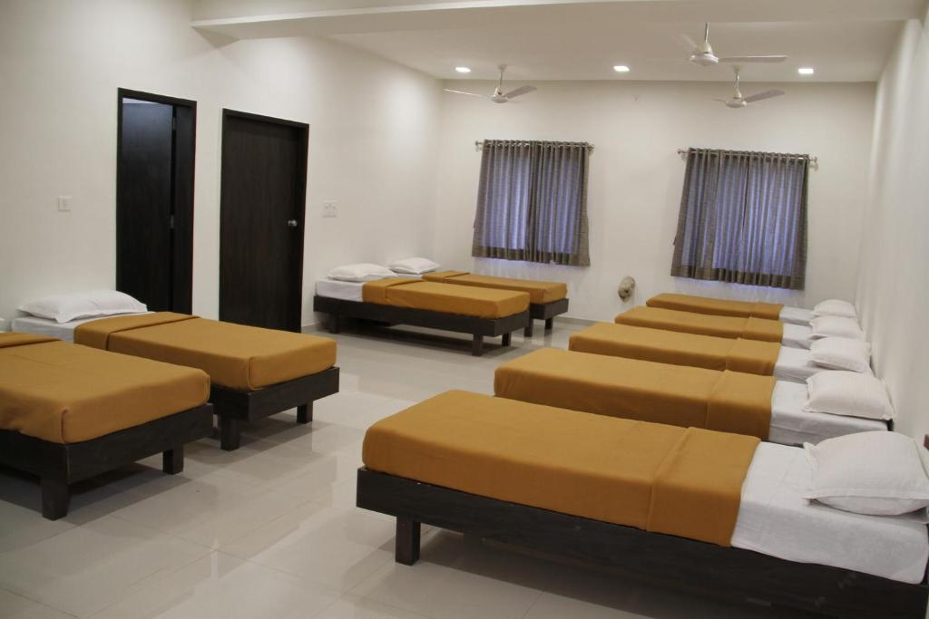 HOTEL ADITYA photo 2
