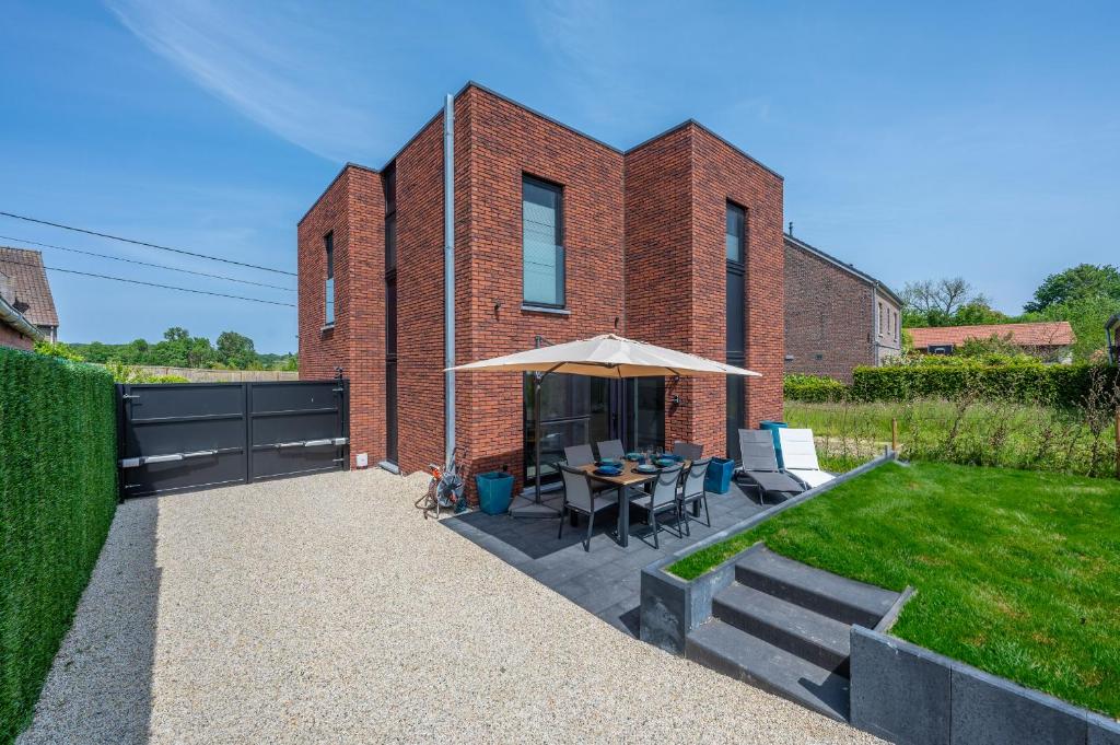 unique hideaway, holiday house with large garden photo 3