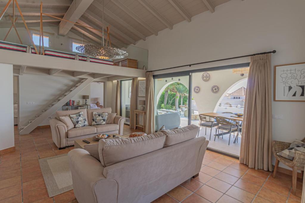 El Drago by JC Homes photo 4