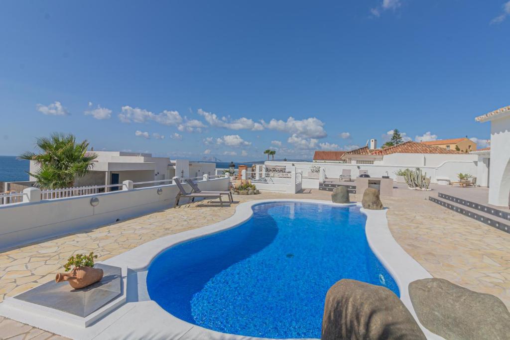 El Drago by JC Homes photo 1