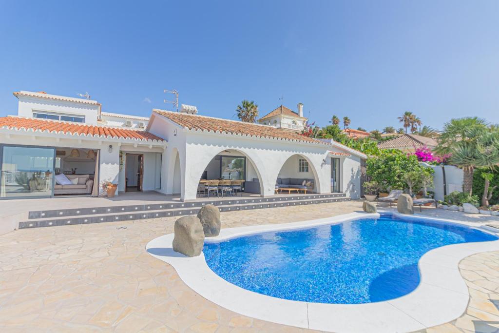 El Drago by JC Homes photo 3
