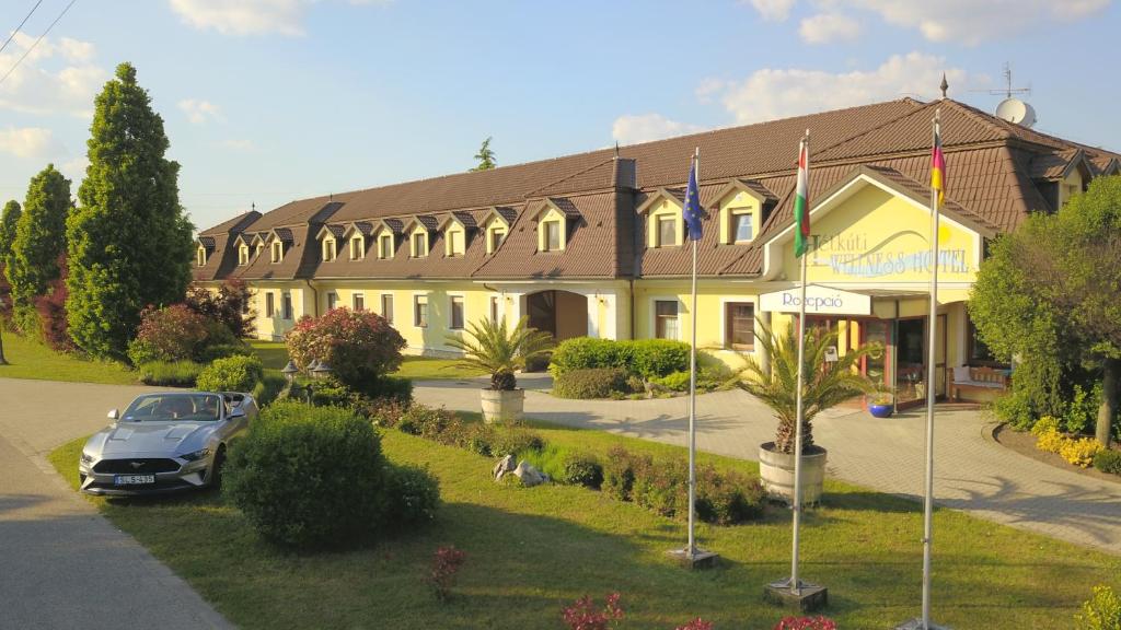 Hétkúti Wellness Hotel, Papa