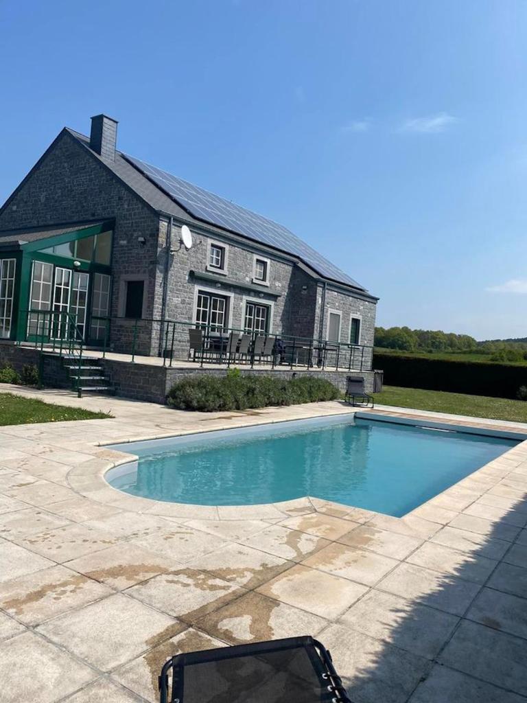 4 bedrooms villa with private pool enclosed garden and wifi at Wellin