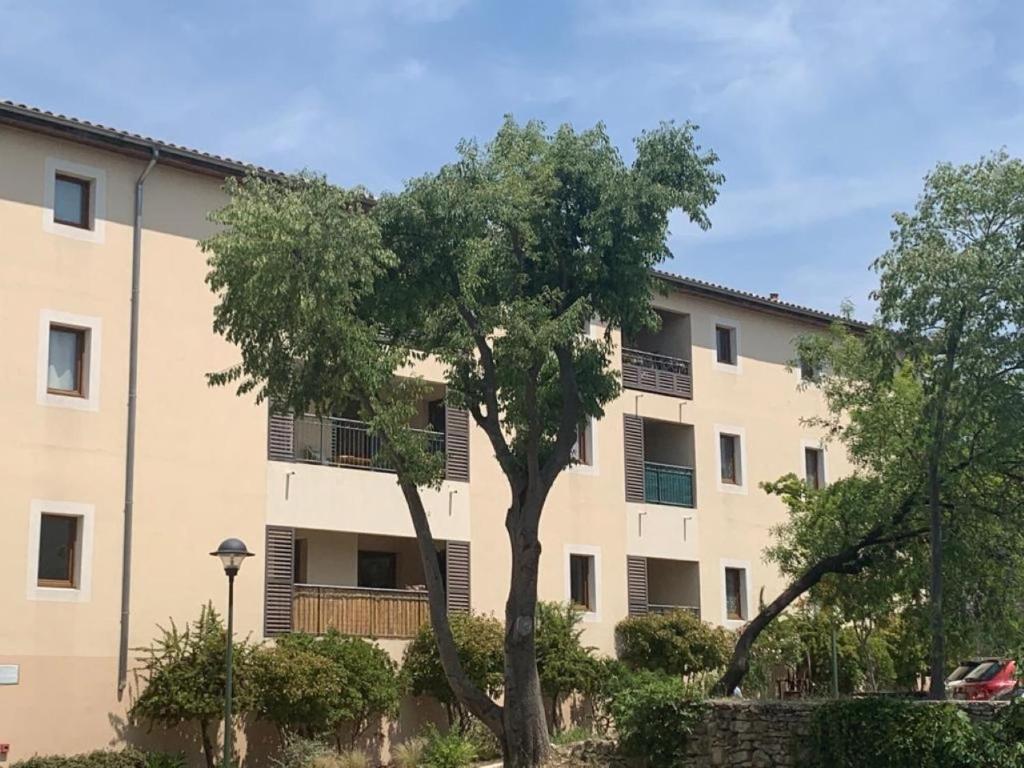 Appartement dans résidence avec piscine et parking photo 1