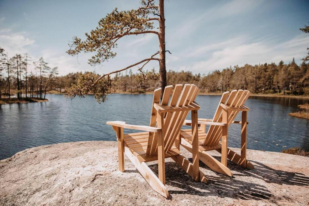 Luxurious Tree Top Cabin by the lake photo 3