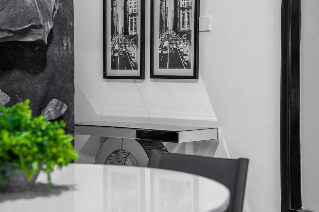 Dwellion Homes Luxury Apartment photo 4