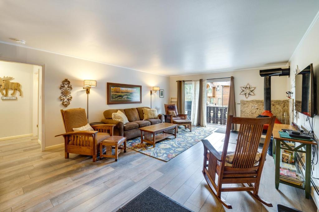 Riverfront Condo Near Downtown Estes Park! photo 3
