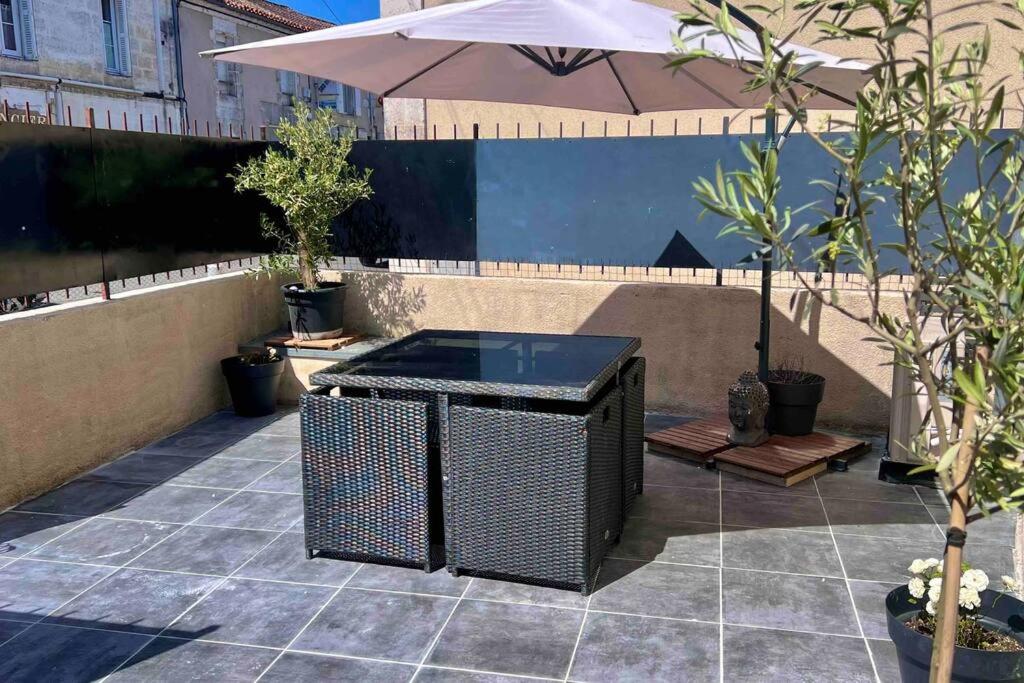 Maison avec terrasse cosy, 2 chambres, wifi, parking
